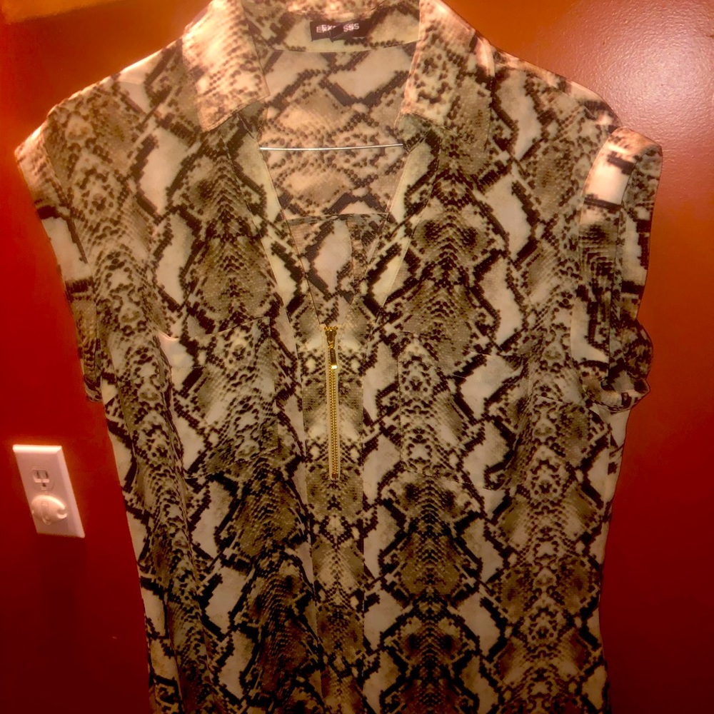 Express small snake print blouse NWT